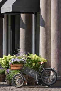 D'Angleterre flower creation bike