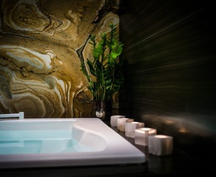 hotel jacuzzi design, nira alpina